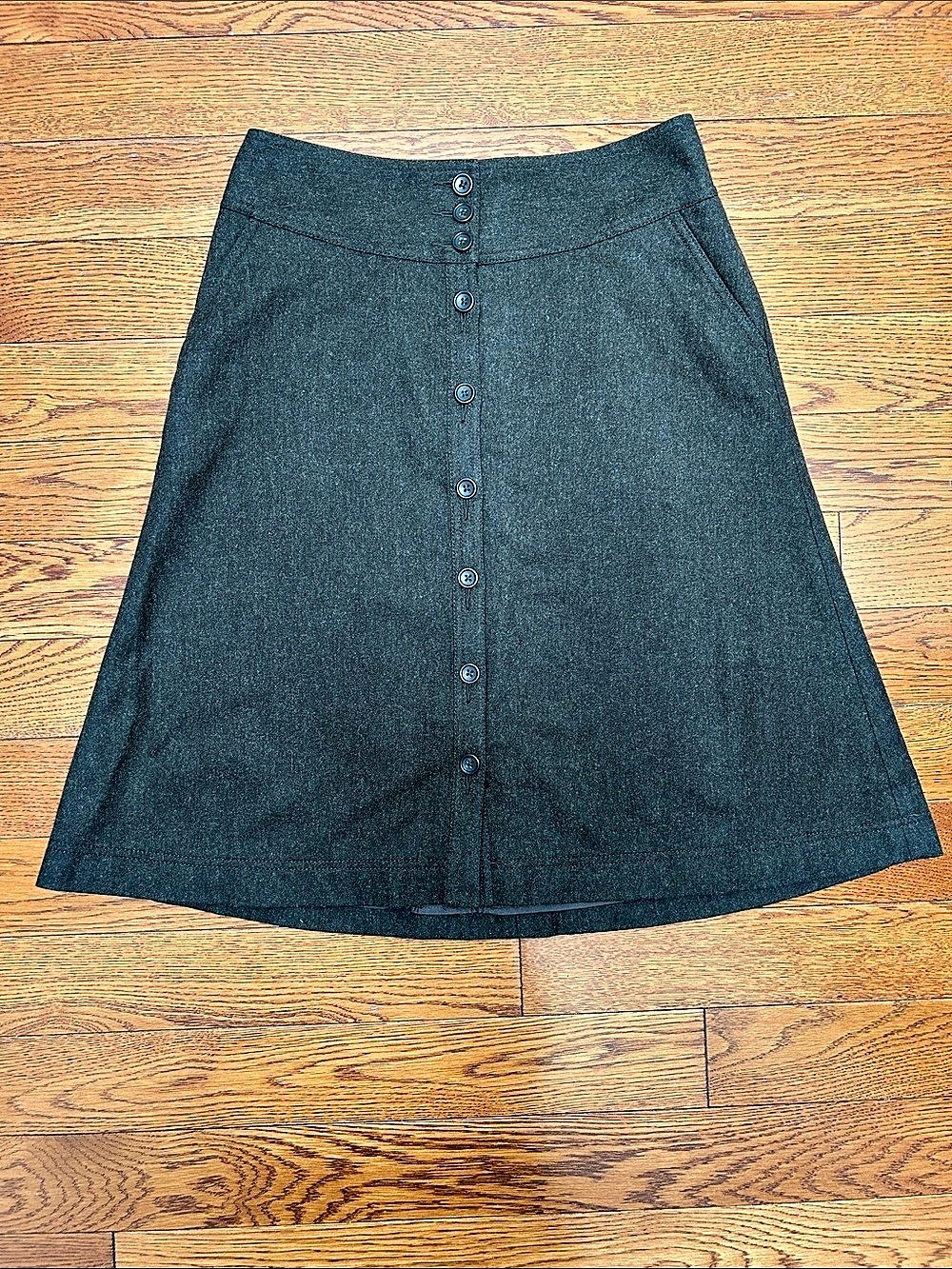 Banana Republic Women's Wool A-Line Skirt in Black